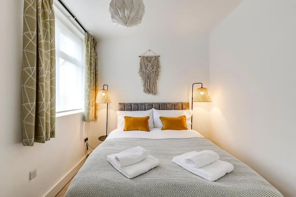 Relocators, Medical Staff, Families Apartment Luton  0*, Luton (Bedfordshire) United Kingdom